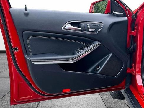 Certified 2019 Mercedes-Benz GLA 250 4MATIC image 23
