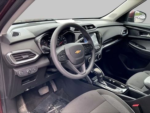 Used 2023 Chevrolet TrailBlazer LT w/ Convenience Package FWD image 14