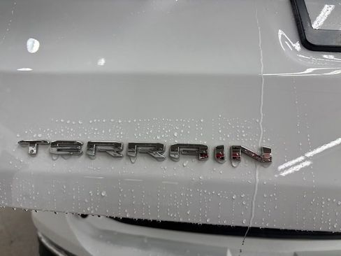 Used 2023 GMC Terrain SLT w/ LPO, Floor Liner Package AWD/4WD image 17