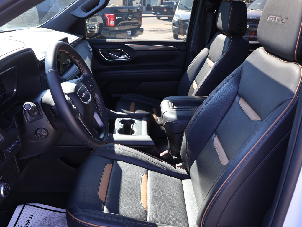 Used 2024 GMC Yukon AT4 w/ AT4 Premium Package AWD/4WD image 31