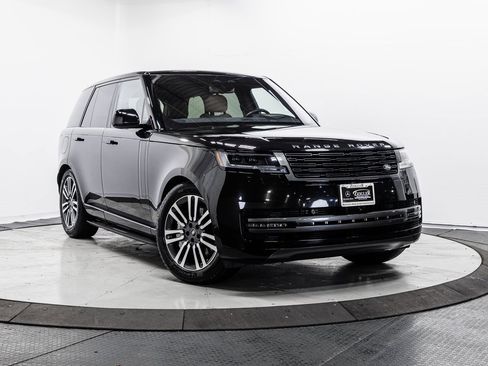 Used 2023 Land Rover Range Rover SE image 1