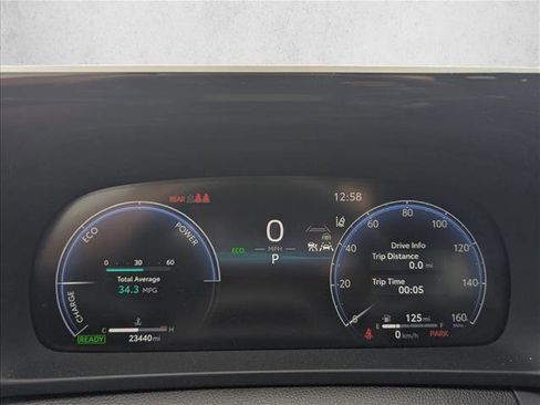 Used 2025 Toyota Crown Signia w/ Advanced Technology Package image 9