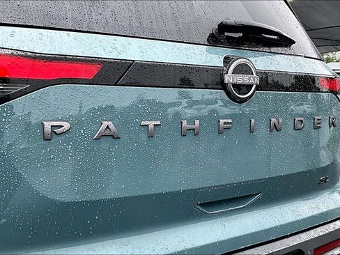 New 2026 Nissan Pathfinder SL FWD image 15
