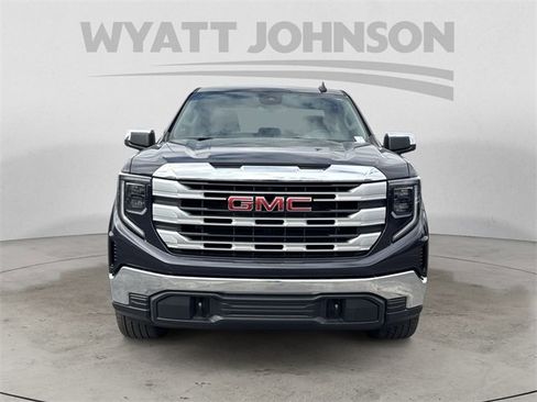 Used 2022 GMC Sierra 1500 SLE w/ X31 Off-Road Package image 8