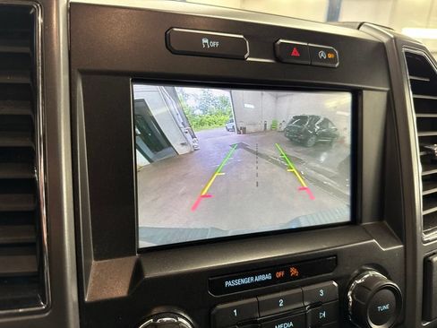 Used 2018 Ford F150 XLT w/ Equipment Group 302A Luxury AWD/4WD image 29