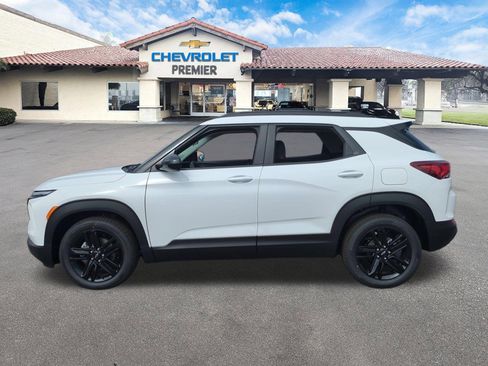 New 2026 Chevrolet TrailBlazer LT w/ Midnight Edition FWD image 5