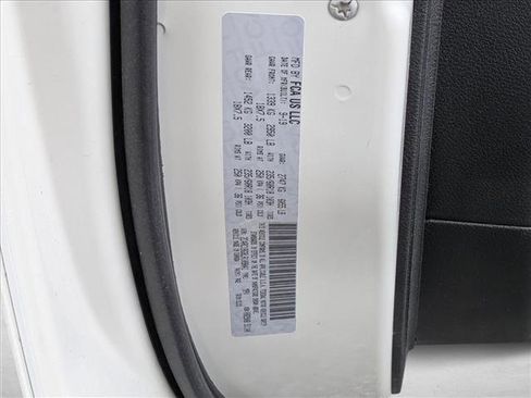 Used 2020 Chrysler Pacifica Touring-L image 15