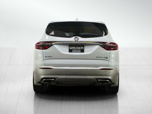 Used 2018 Buick Enclave Premium w/ Experience Buick Package AWD/4WD image 4