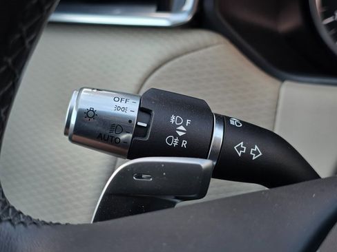 Used 2022 Land Rover Range Rover Velar S image 38