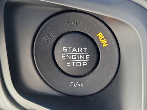 New 2025 Jeep Gladiator Mojave image 19