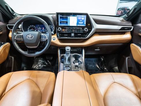 Certified 2021 Toyota Highlander Platinum image 13