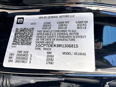 Used 2024 Chevrolet Colorado Z71 w/ Z71 Convenience Package 2 image 16