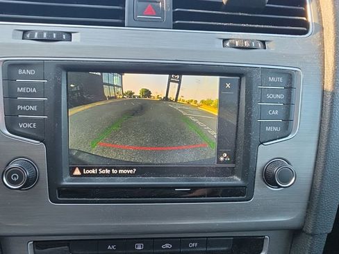 Used 2016 Volkswagen Golf S FWD image 12