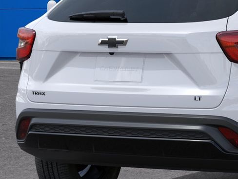 Used 2026 Chevrolet Trax LT w/ Midnight Edition FWD image 43