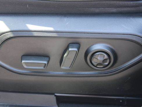 Used 2022 Jeep Grand Cherokee L Limited RWD image 23