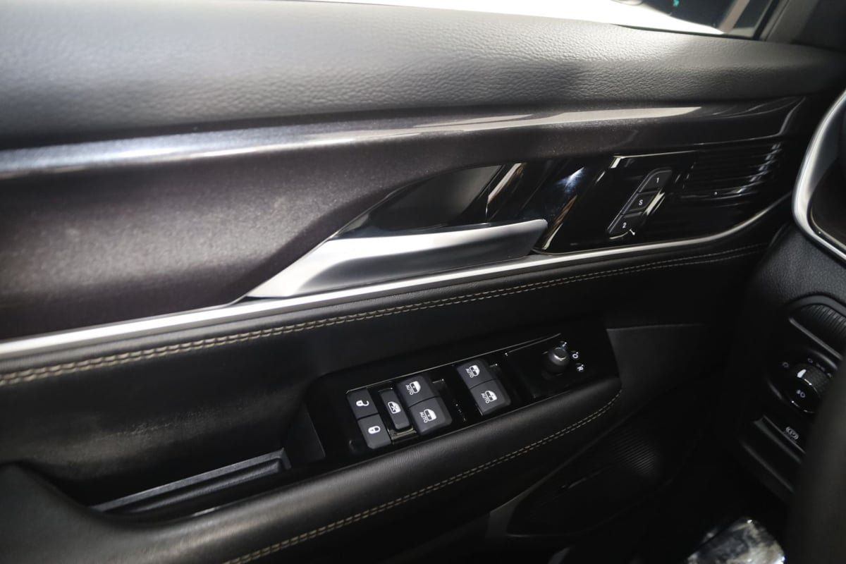 Used 2024 Jeep Wagoneer 4WD image 29