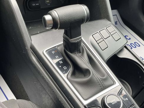Used 2025 Kia Sportage LX FWD image 27