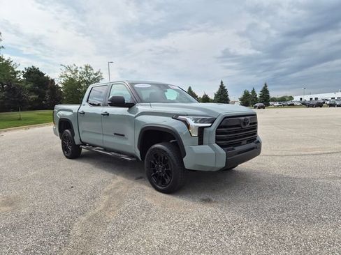 Used 2026 Toyota Tundra SR5 w/ SR5 Convenience Package AWD/4WD image 3