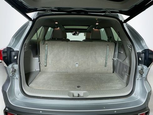 Used 2019 Toyota Highlander Limited Platinum AWD/4WD image 28