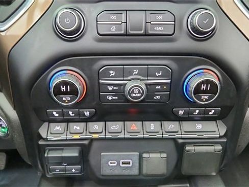 Used 2021 Chevrolet Silverado 1500 High Country w/ Technology Package image 51