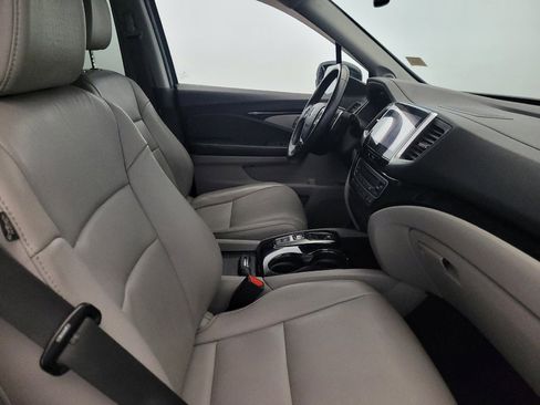Used 2016 Honda Pilot Touring image 21