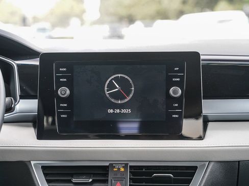 Certified 2025 Volkswagen Taos SE image 14