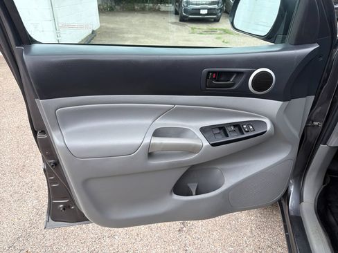 Used 2015 Toyota Tacoma 4x4 Double Cab w/ SR5 Package image 11