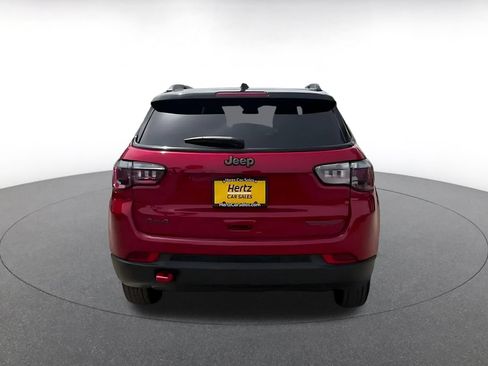 Used 2025 Jeep Compass Trailhawk AWD/4WD image 12