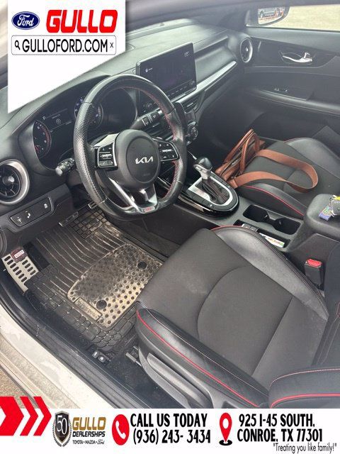 Used 2022 Kia Forte GT w/ GT Technology Package FWD image 9