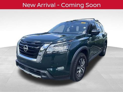 Certified 2024 Nissan Pathfinder SL w/ Cargo Package FWD image 2