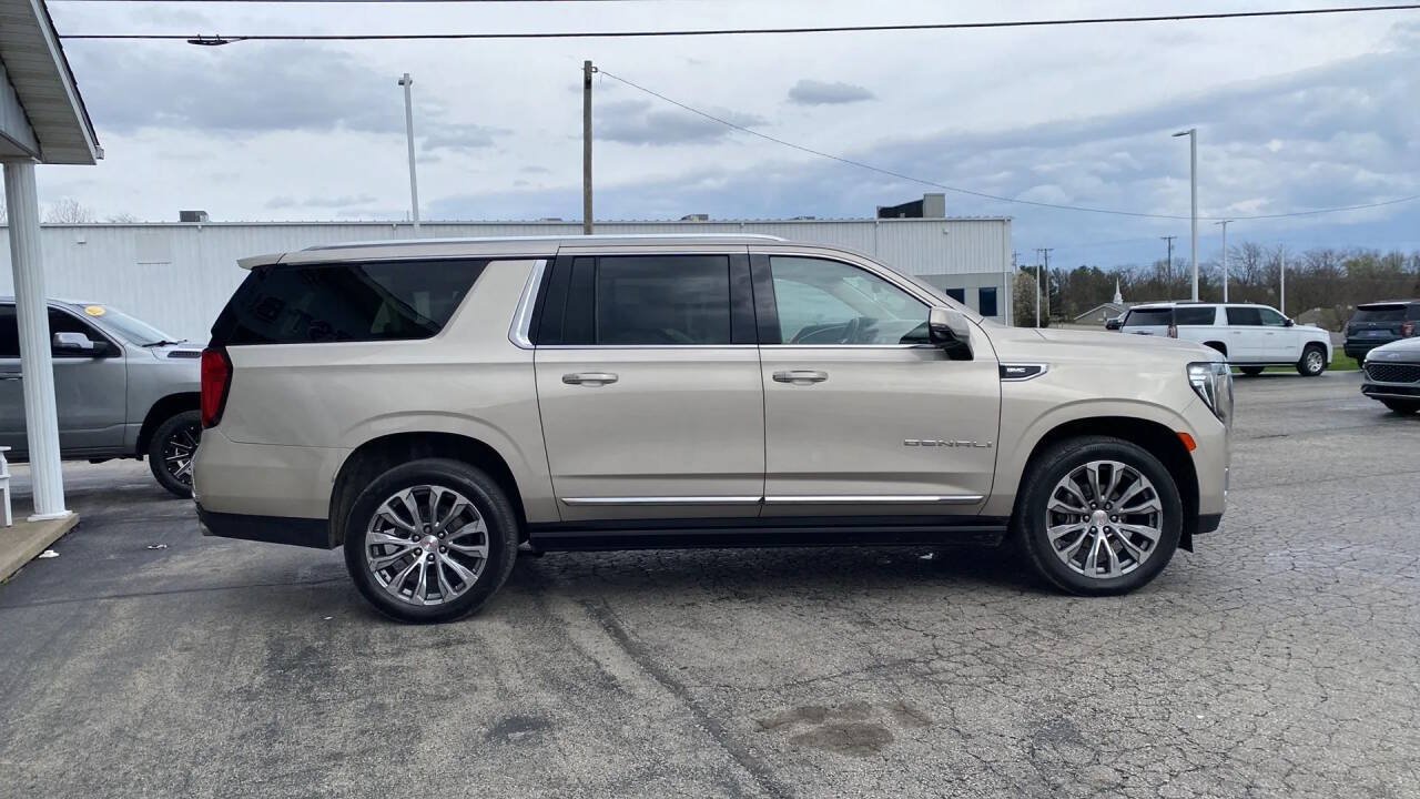 Used 2021 GMC Yukon XL Denali w/ Denali Premium Package AWD/4WD image 8