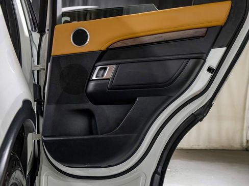 Used 2019 Land Rover Discovery HSE Luxury image 37