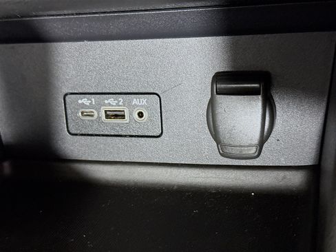 Used 2021 Nissan Sentra SV FWD image 41