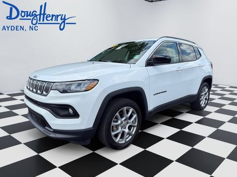 Used 2022 Jeep Compass Latitude AWD/4WD image 1