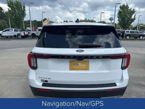 Certified 2026 Ford Explorer Active w/ Active Comfort Package RWD image 5