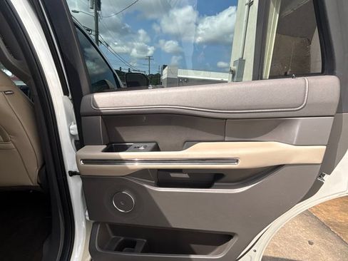 Used 2020 Ford Expedition XLT w/ Equipment Group 202A RWD image 23