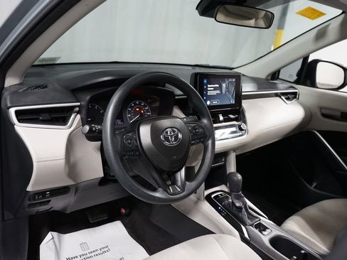 Certified 2025 Toyota Corolla Cross L image 11