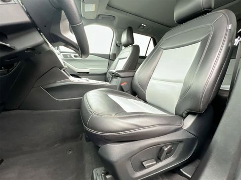 Used 2023 Ford Explorer XLT w/ Equipment Group 202A image 16