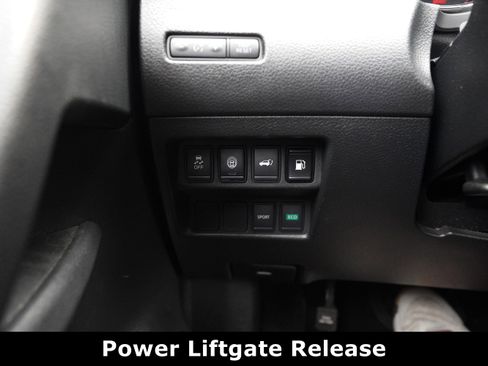 Used 2019 Nissan Rogue SV image 19