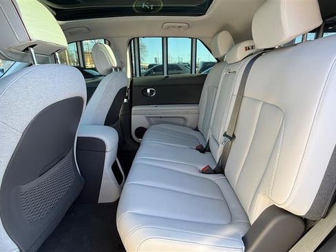 Used 2023 Hyundai Ioniq 5 Limited image 17