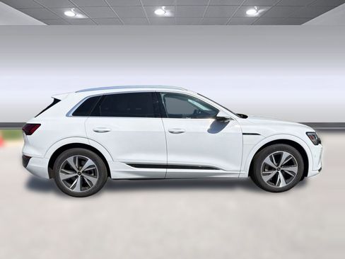 Used 2024 Audi Q8 e-tron Premium Plus w/ Premium Plus Package AWD/4WD image 7