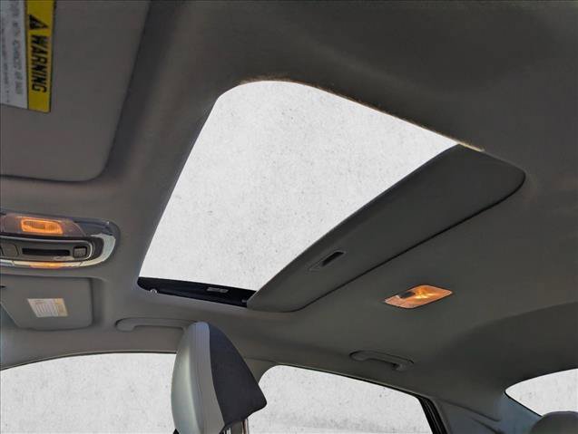 Certified 2025 Hyundai Elantra Limited FWD image 22