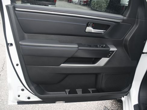 Used 2024 Toyota Sequoia Platinum AWD/4WD image 11