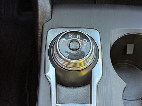 Used 2022 Ford Escape SE w/ SE Sport Appearance Package image 19