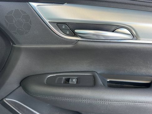 Used 2019 Cadillac XT5 Luxury w/ Sport Package FWD image 22