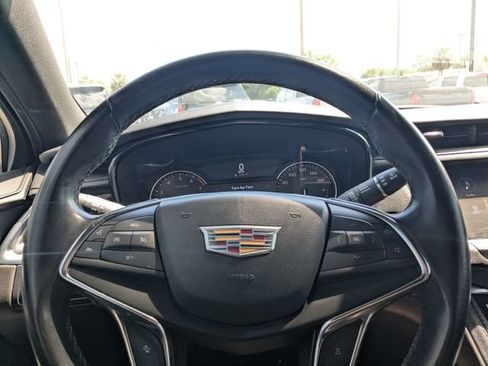 Used 2023 Cadillac XT5 Luxury FWD image 22