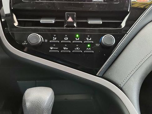 Used 2021 Toyota Camry LE w/ Cold Weather Package FWD image 29