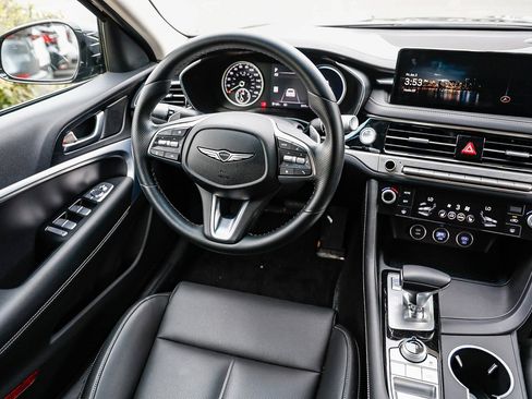 Used 2025 Genesis G70 2.5T image 14