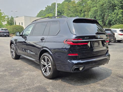 Used 2023 BMW X7 xDrive40i w/ M Sport Package AWD/4WD image 3