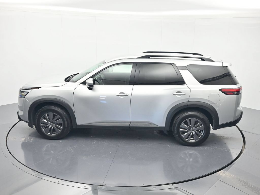 Used 2025 Nissan Pathfinder SV FWD image 36